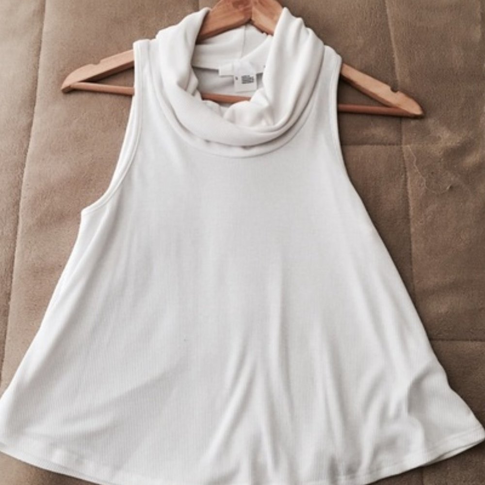 COOPERATIVE Ribbed cowl neck white tank